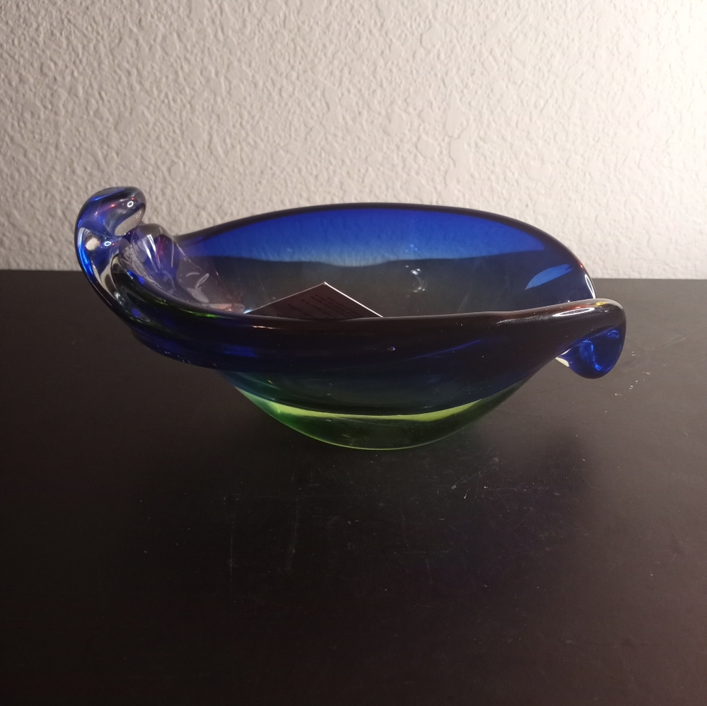 GORGEOUS NEW White Cristal Murano Italy 8" Sommerso Bowl.
